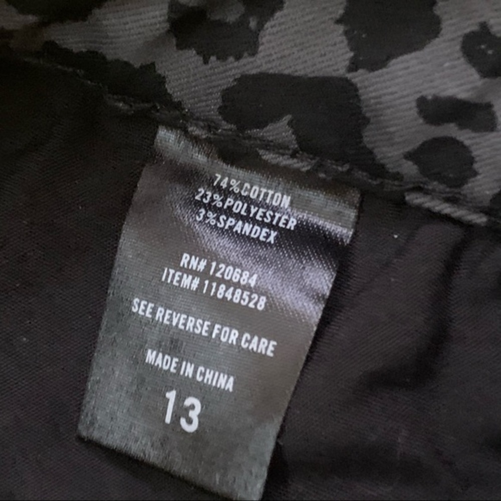 Leopard High Rise Skinny Jeans - Picture 3 of 4
